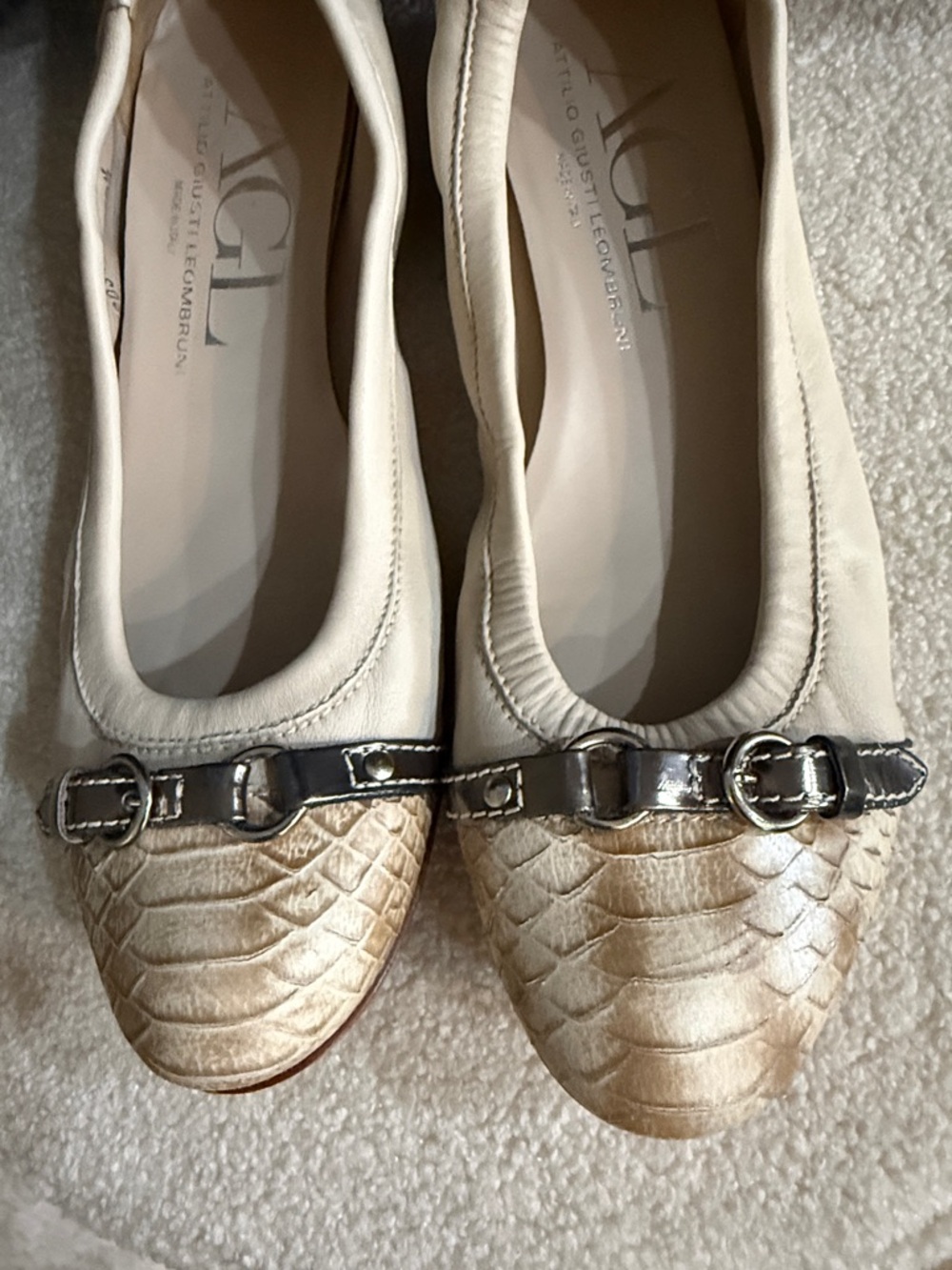 AGL Cream Leather Ballet Flats with Gold-Textured Toe and Buckle - Picture 2 of 8